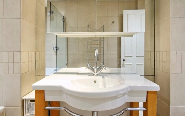 Grand 2 Bedroom Flat Kensington