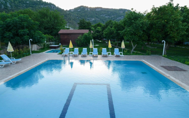 Apella Hotel
