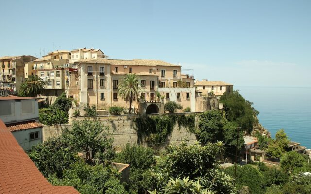 Casa Romano 2 Bed 2 Bath Apartment In Pizzo Center