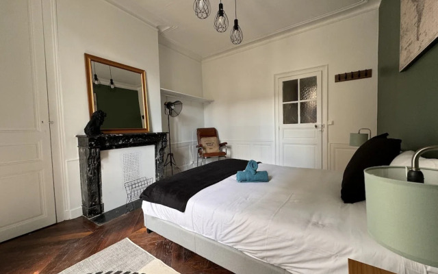 Refined Apartment With Courtyard in La Mans