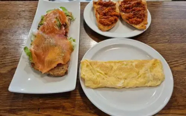 Hostal Restaurant s'Algaret