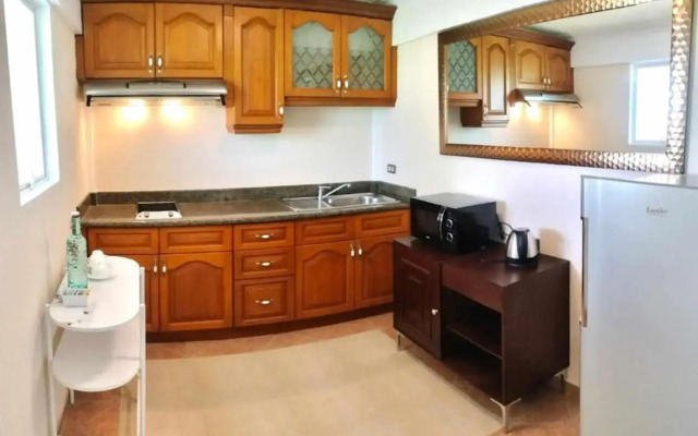 Monaco Suites de Boracay Hotel