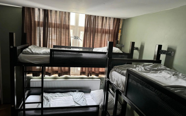 Amsterdam Hostel Uptown