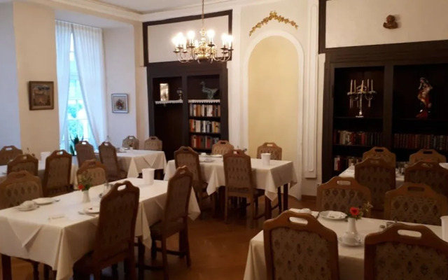 Prisma Hotel Burg Bollendorf