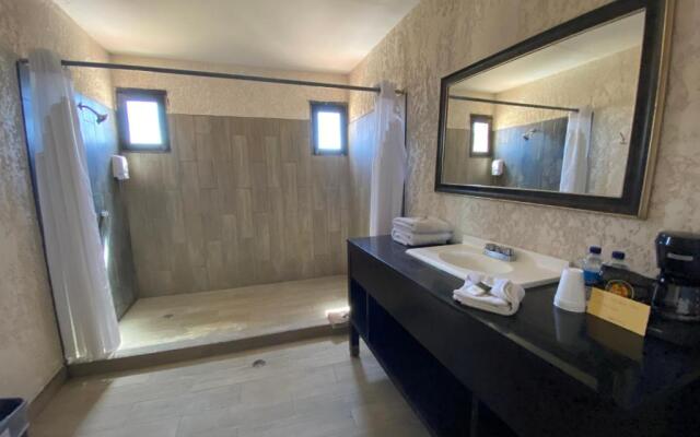 Los Vientos Hotel