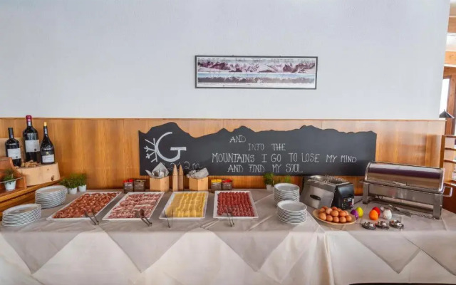 Glacier Hotel Grawand