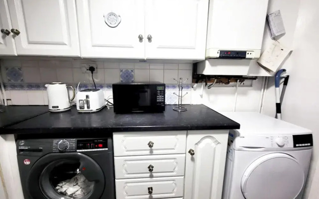 Comfortable Stay - Ivor St