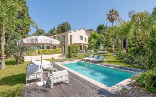 002 Villa Camille in Cannes