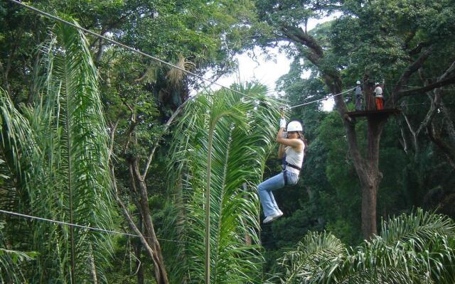 Los Cedros Eco Resort