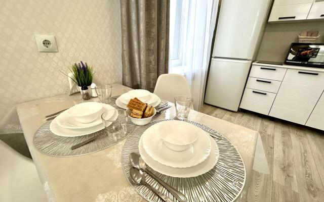 4 Сезона на улице Академика Сулейманова 10