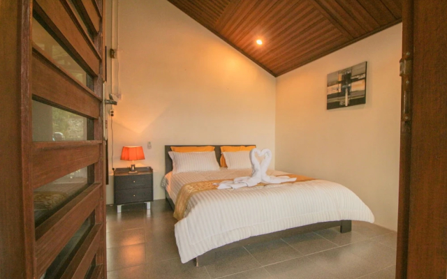 The Hawk's Nest Resort