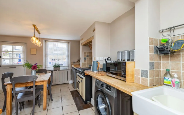 4 Canalside Cottages