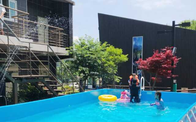 Geoje Theravich A-dong Pension