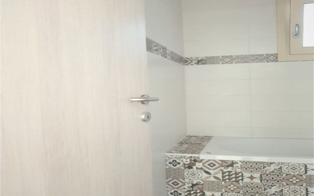 "room in Studio - Entire Private Suite Sea Full View With Balcony, Shared Pool and Air Conditionin"
