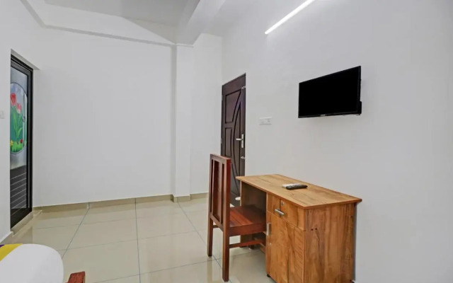 Treebo Nirupama, 750m from Aluva Railway station