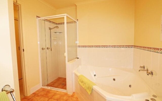 Ocean Breakers Holiday Apartments