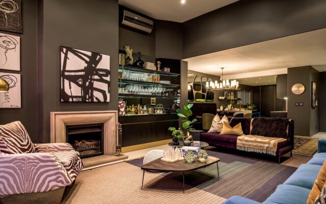 Beautifully Designed Villa w Sweeping Views Belle View