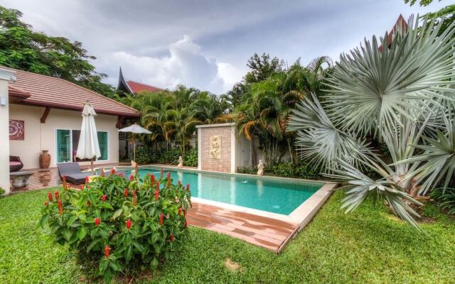 Pommard Villa by Jetta