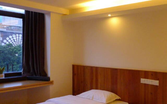 Nanning Travelling With Hostel (Min Sheng Lu)