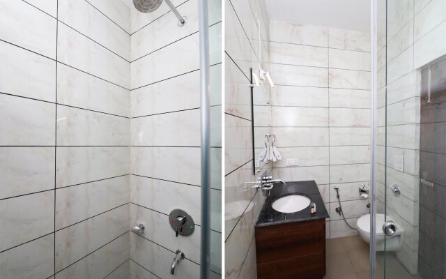 Omang Hotel by OYO Rooms