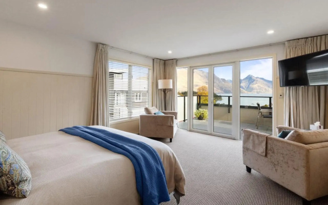 Queenstown House