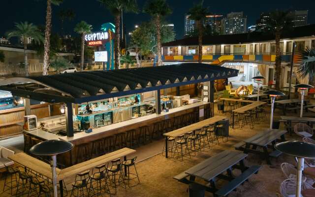 Egyptian Motor Hotel, Bw Signature Collection