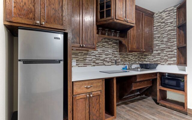 Comfort Suites West Monroe near Ike Hamilton Expo Center