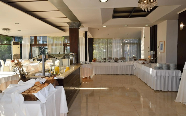 Four Seasons Hotel