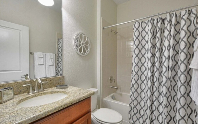 Storey Lake-5 Bedrooms Home W/pool-1650st Home by Redawning