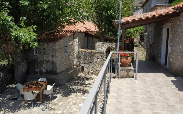 Traditional 1697 Thalamai house