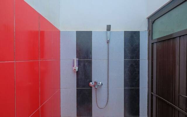 RedDoorz Syariah near Syamsudin Noor Airport 2