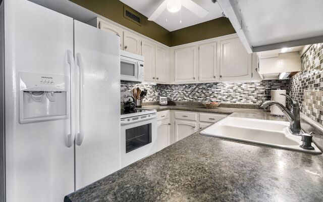 Casa De Emdeko 337 1 Bedroom Condo