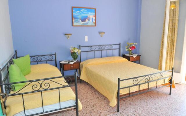Oasis Hotel Theodoros & Litsa Galaris