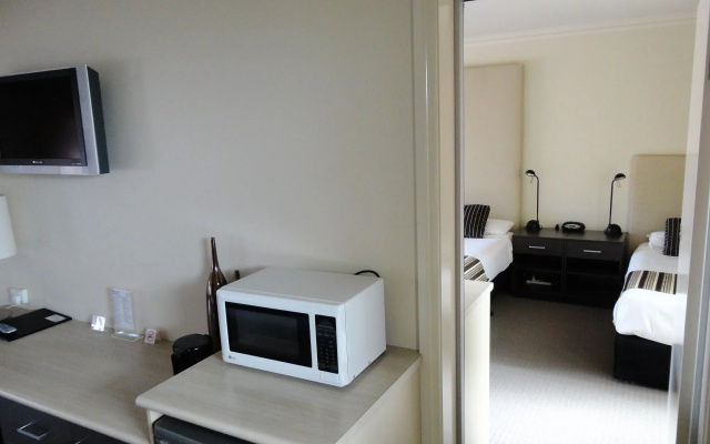 Sovereign Park Motor Inn