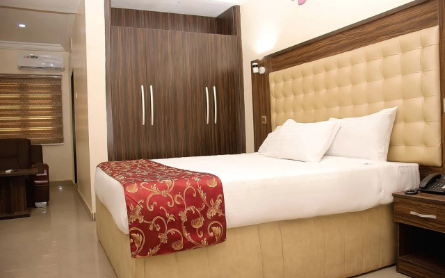 Parris Royal Hotel