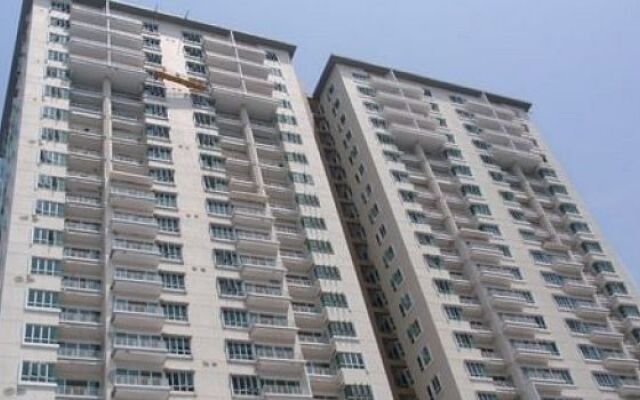 YYK 1Borneo Condominium