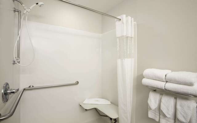 Ramada Limited by Wyndham, Bloomington I-55 & I-74 IL