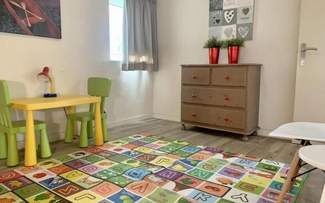 Bungalow in Sint Maartenszee With Veranda