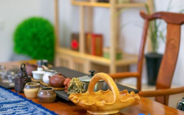 Meeting Inn (Libo Ancient Town Shop)