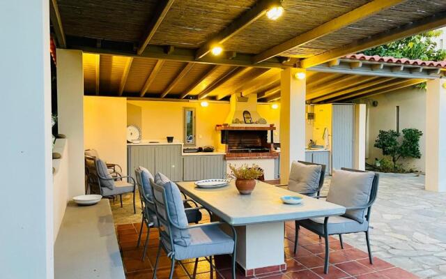 Lemnos Retreat Villa-250m from the Beach 1km from Diapori