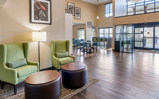 Comfort Inn & Suites Lincoln I-20