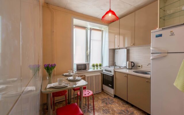 AG Apartment on Mashinostroenya 9, 199