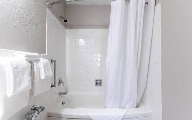 Abode Vue at 3rd 1-bedroom Loft-style Suite