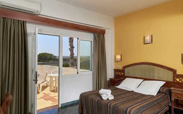 Hostal Illes Pitiüses