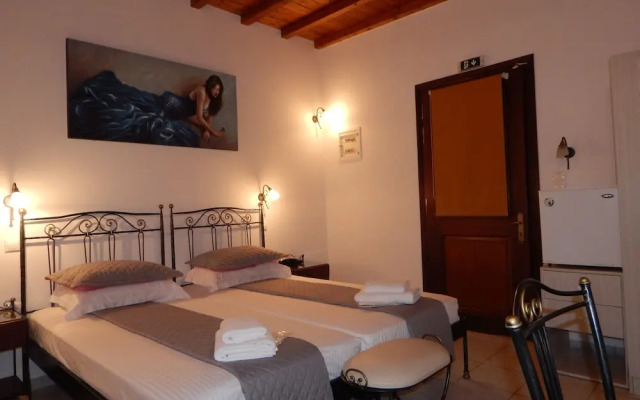 Tinos Suites & Apartments