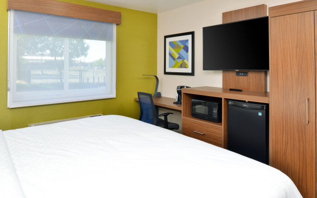 Holiday Inn Express Santa Rosa North by IHG
