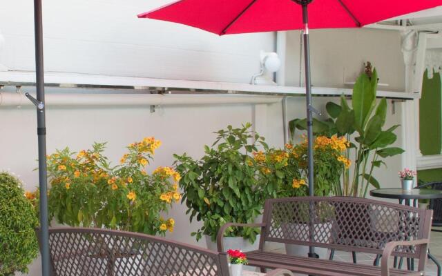 TJ Guest House