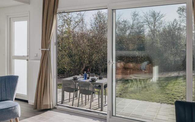 Modern Chalet With Sauna, Near Cosy Domburg