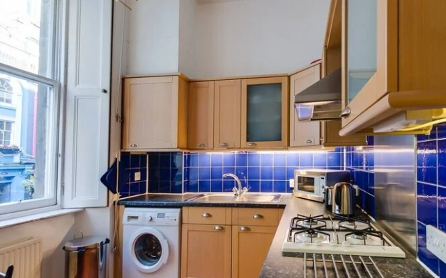 JOIVY Diagon Alley Apartment