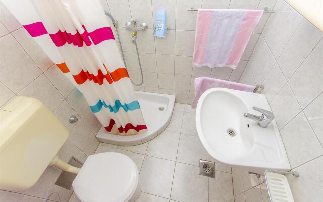 Apartments Kažimir in Necujam - island Solta